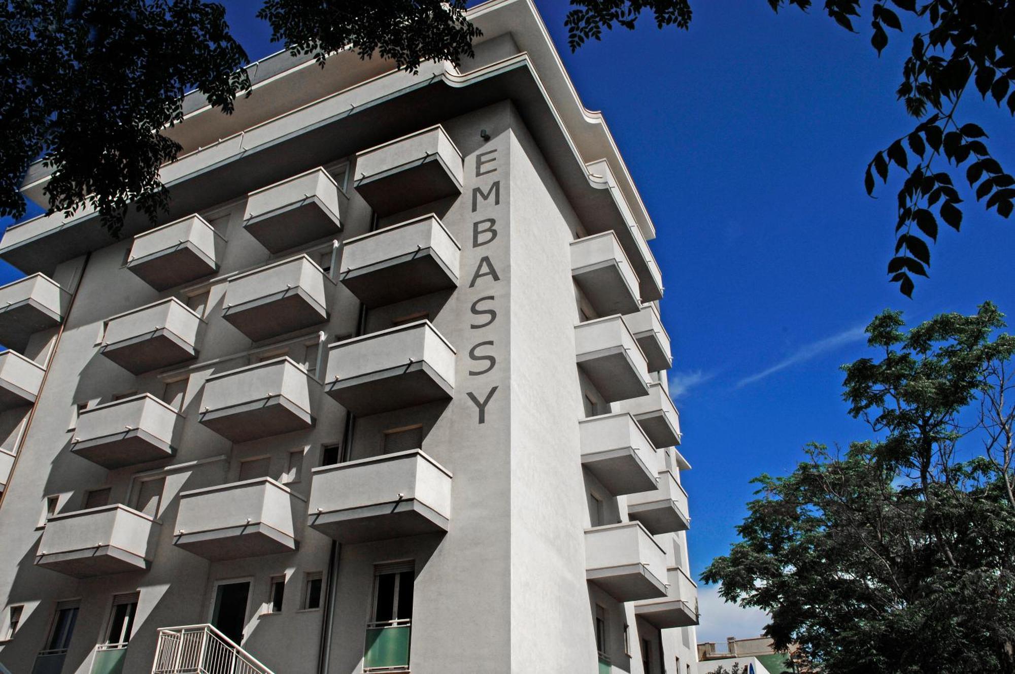 Hotel Embassy Πέζαρο Εξωτερικό φωτογραφία