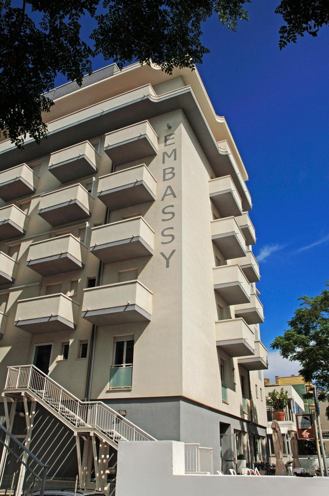 Hotel Embassy Πέζαρο Εξωτερικό φωτογραφία