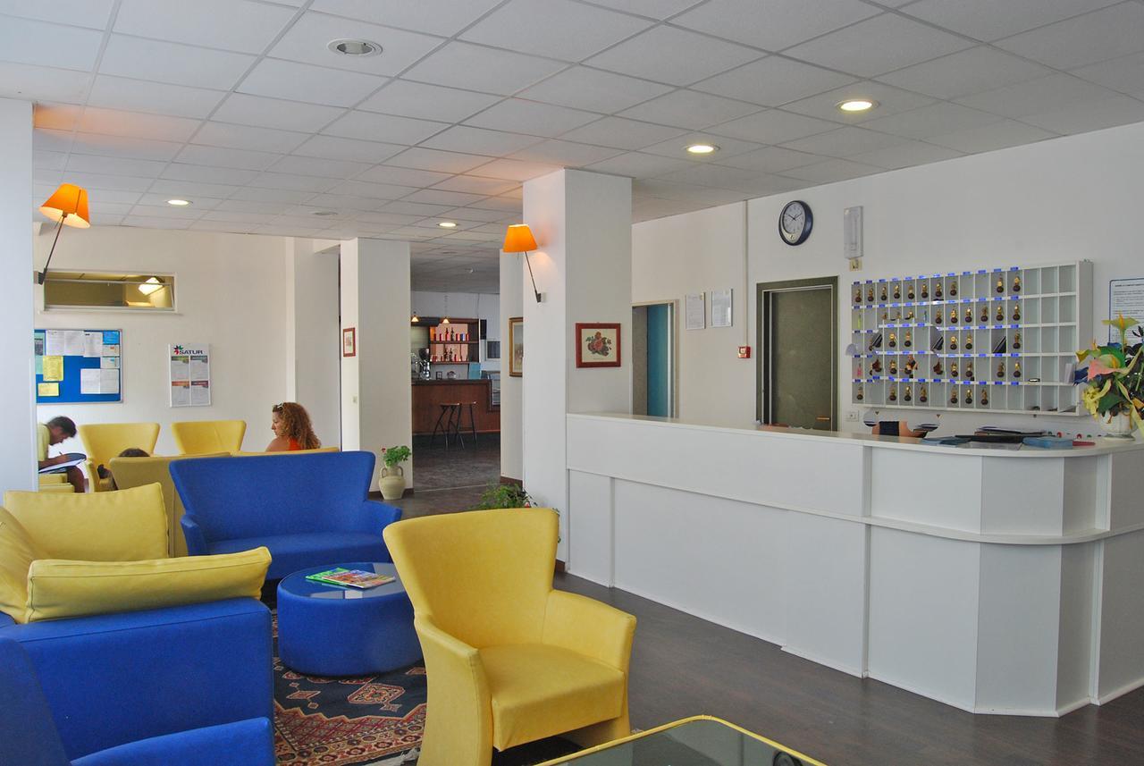 Hotel Embassy Πέζαρο Εξωτερικό φωτογραφία